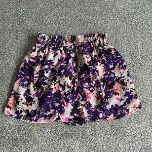 ❤️2/20- Dynamite Floral Patterned Skirt
